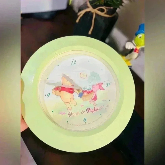 Vintage Winnie the Pooh wall clock - Picture 1 of 5